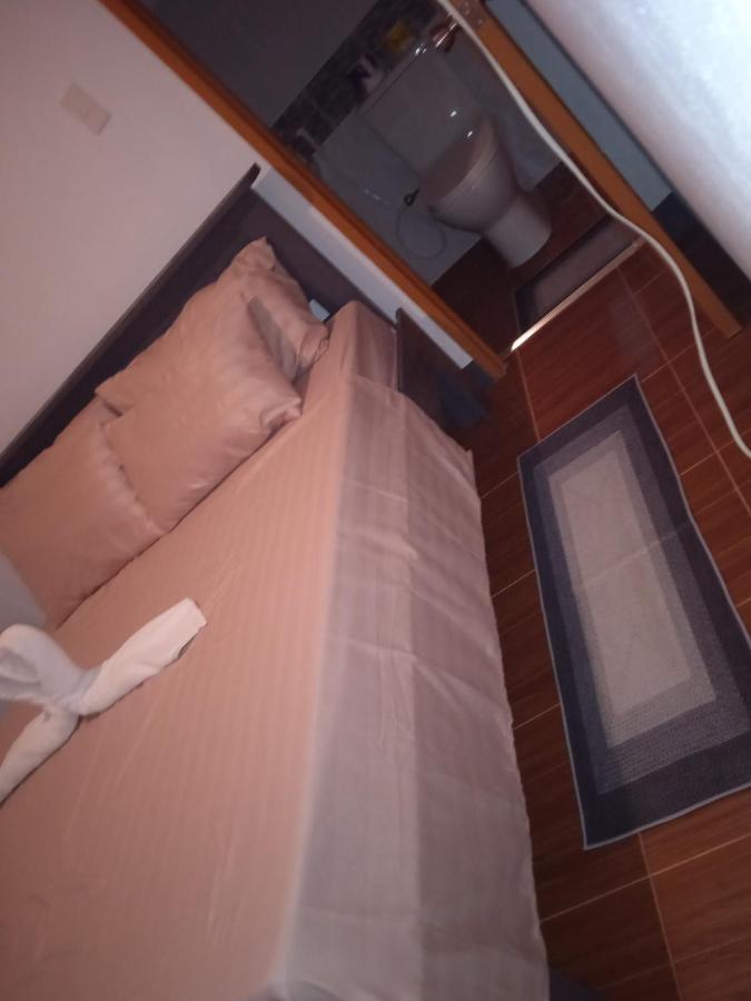 Clarin Sarah'S Garden Bnb & Spa住宿加早餐旅馆 外观 照片